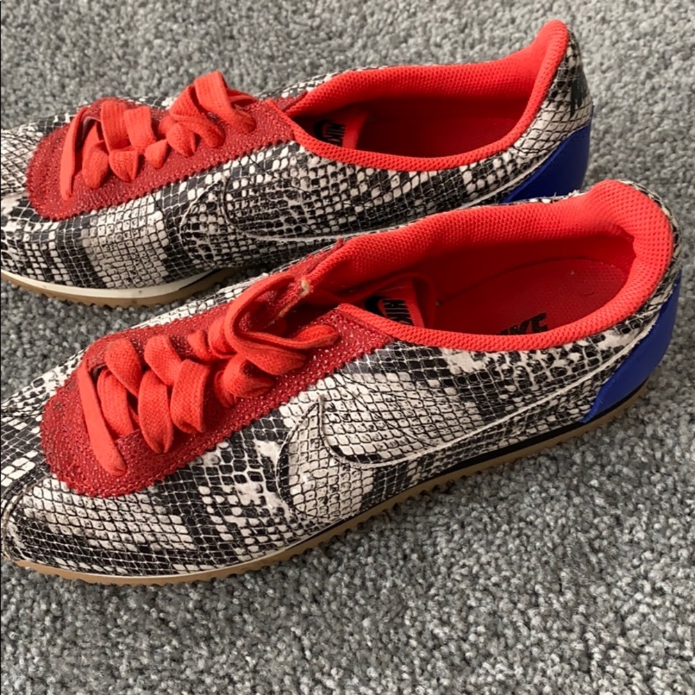 Nike shoes
